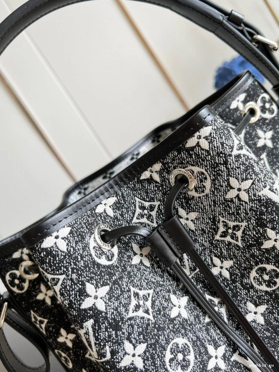 WIS PETIT LOUIS NOÉ VUITTON 1227